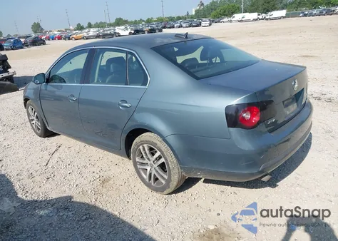 2006 Volkswagen Jetta 2.5 from USA, damaged, VIN 3VWSF71K06M798437